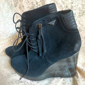 NEVER WORN DIESEL BLACK WEDGE BOOTIES!